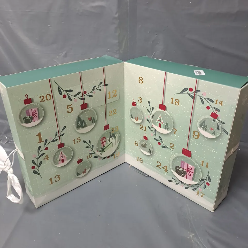 YANKEE CANDLE SNOW GLOBE WONDERLAND ADVENT CALENDAR