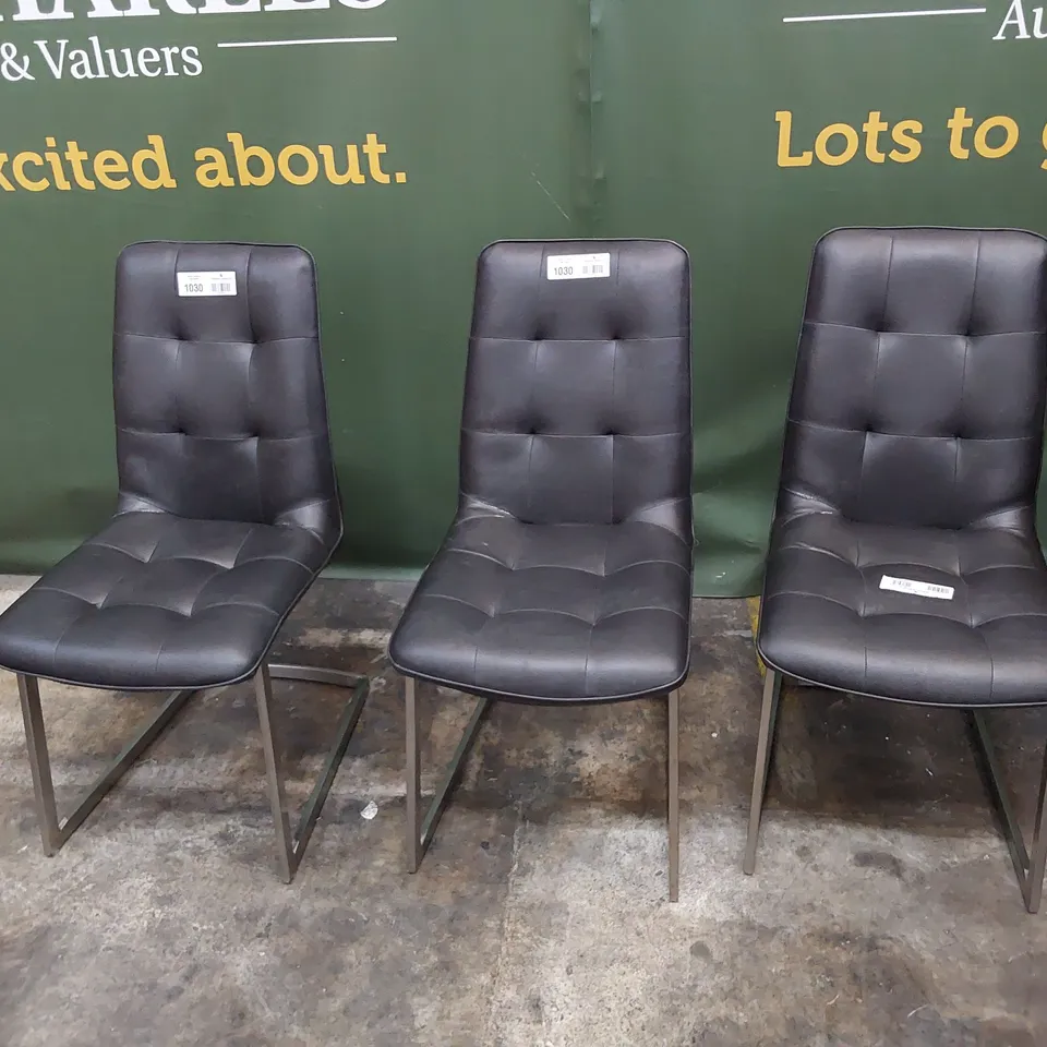 SET OF THREE UPHOLSTERED BUTTONED DINING CHAIRS BLACK LEATHER 