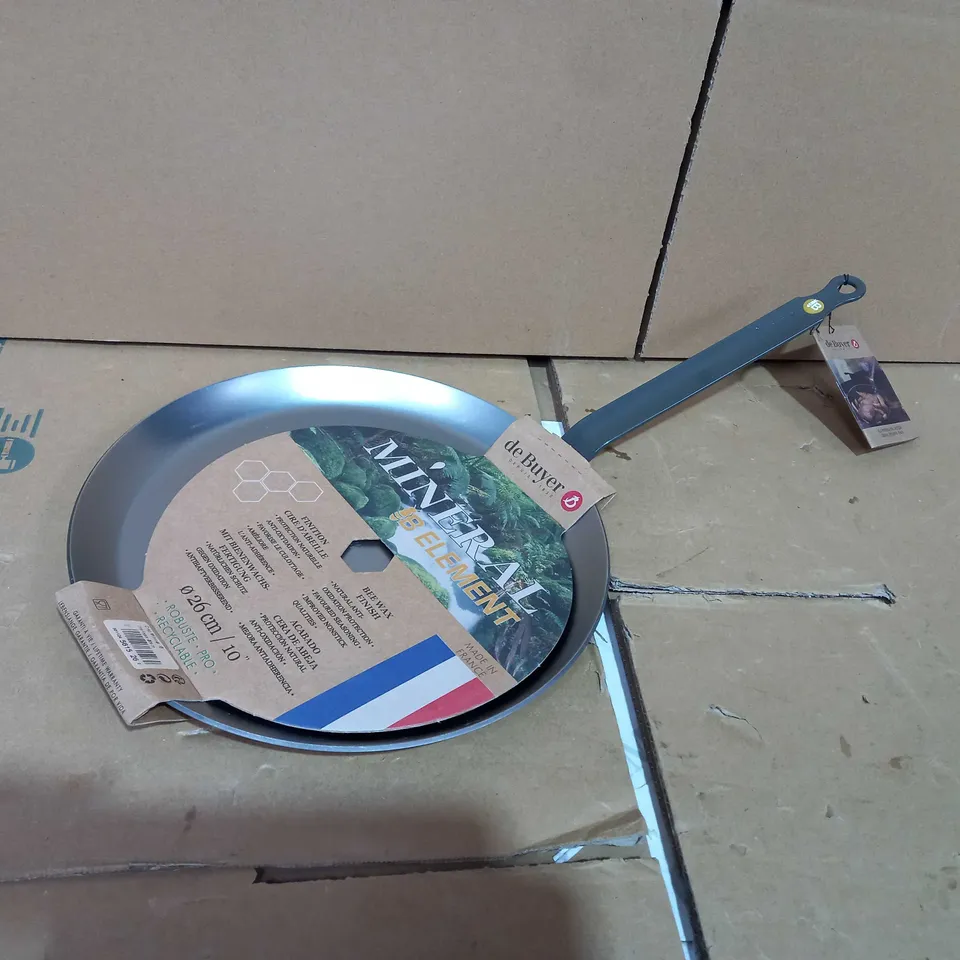 DE BUYER BEE WAX FINISH IRON FRYING PAN