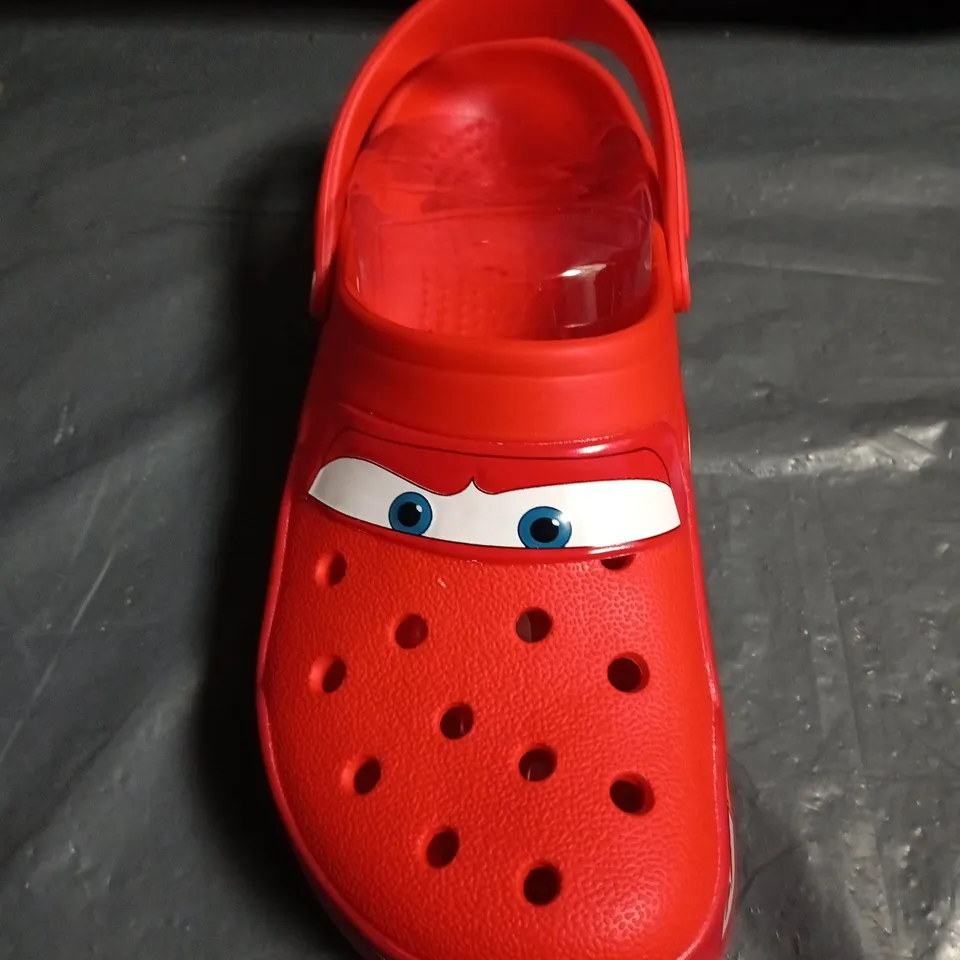 PAIR OFCROC RED LIGHTNING MCQUEEN CLOGS – SIZE M8 / W10