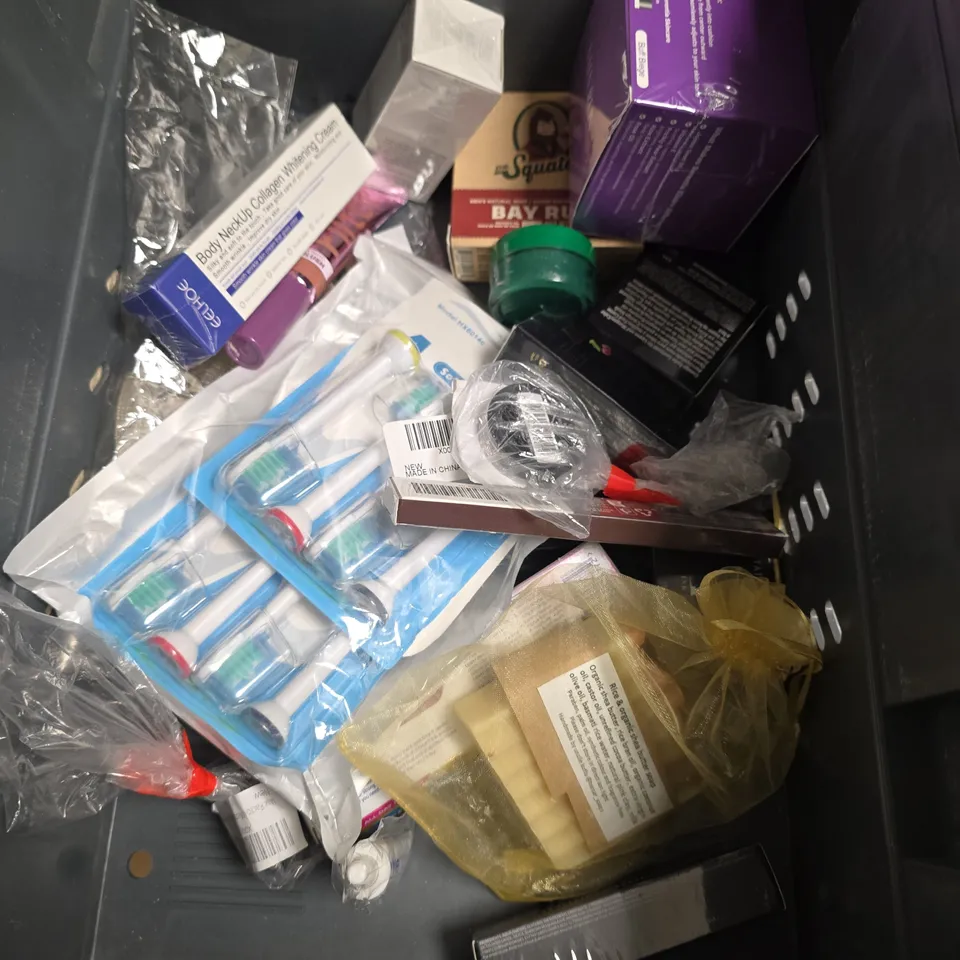 APPROXIMATEY 20 ASSORTED HEALTH AND BEAUTY PRODUCTS TO INCLUDE - NATURE SPELL HAIR GROWTH OIL KINKIND RICE PROTEIN SHAMPOO & CONDITIONER BAR - THAYERS WITHC HAZEL - ETC