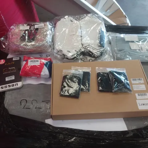 PALLET OF ASSORTED ITEMS INCLUDING J&D TEMPERED GLASS SCREEN PROTECTOR, UNION JACK FLAG, SEATER WOVEN BAG, EASY MAKEUP BAG, LEWONDR PAPER TRAY,LATTICE FRUIT BASKET