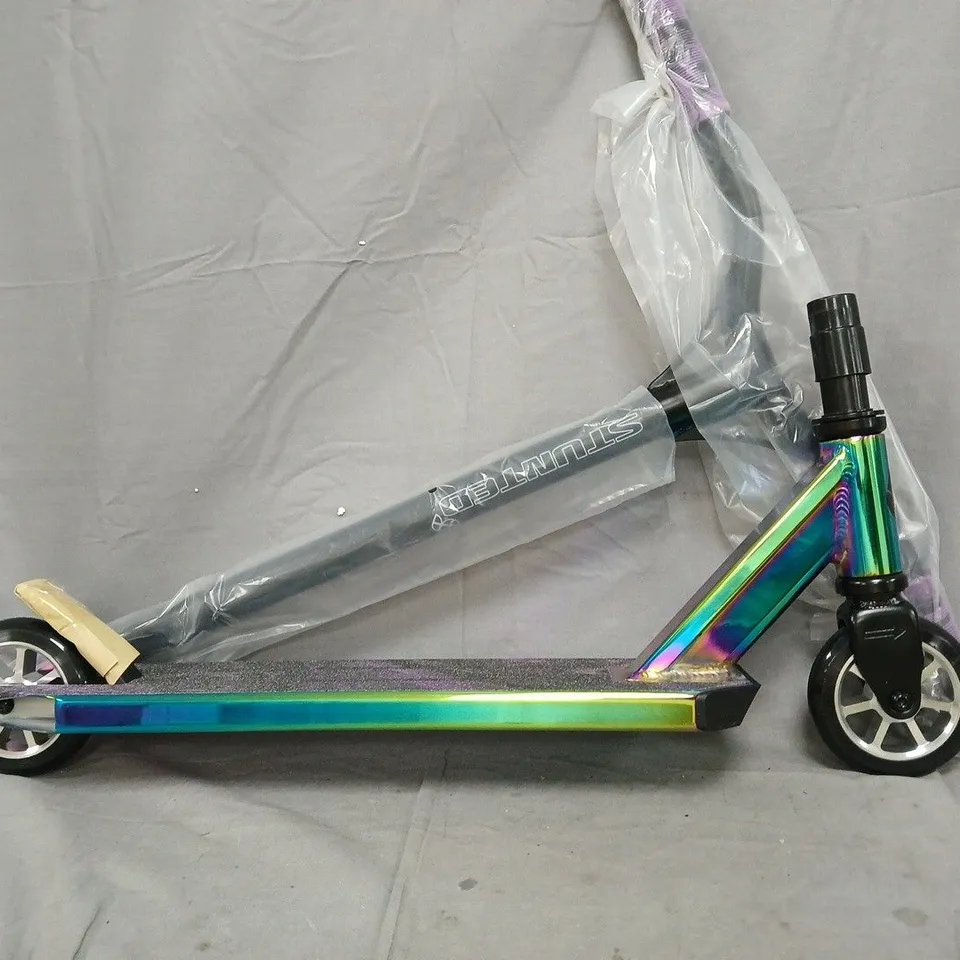 STUNTED NEO-MORPH STUNT SCOOTER
