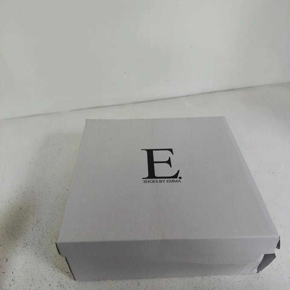 E SHOES BY EMMA CATALINA BLACK BOOTS – UK 5