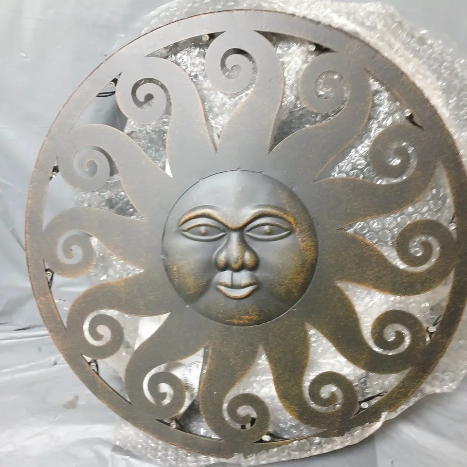 SMART GARDEN IN-LIT WALL DÉCOR - CELESTIAL SUN - 12 WARM WHITE LEDS RRP £29.99