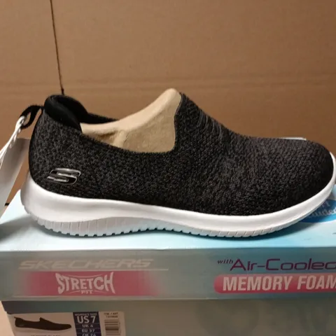 BOXED PAIR OF SKECHERS HEATHER BLACK ULTRA FLEX SHOES - UK 4