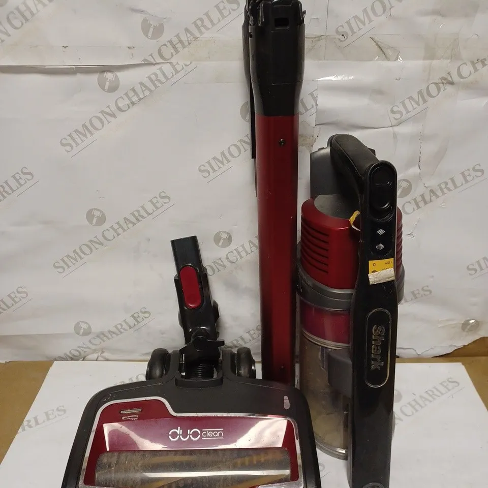 SHARK ANTI HAIR WRAP CORDLESS STICK VACUUM CLEANER 