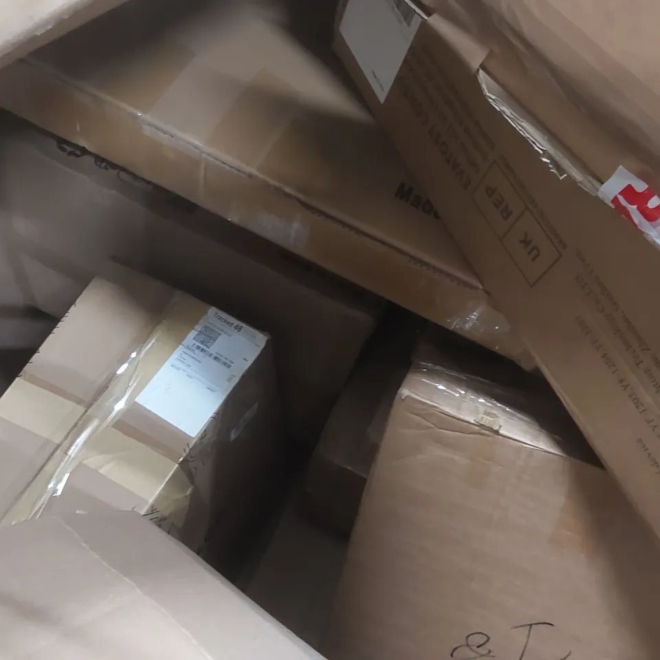 PALLET OF ASSORTED ITEMS INCLUDING: AUDIO TURNTABLE, LEARNING TOWER ECT