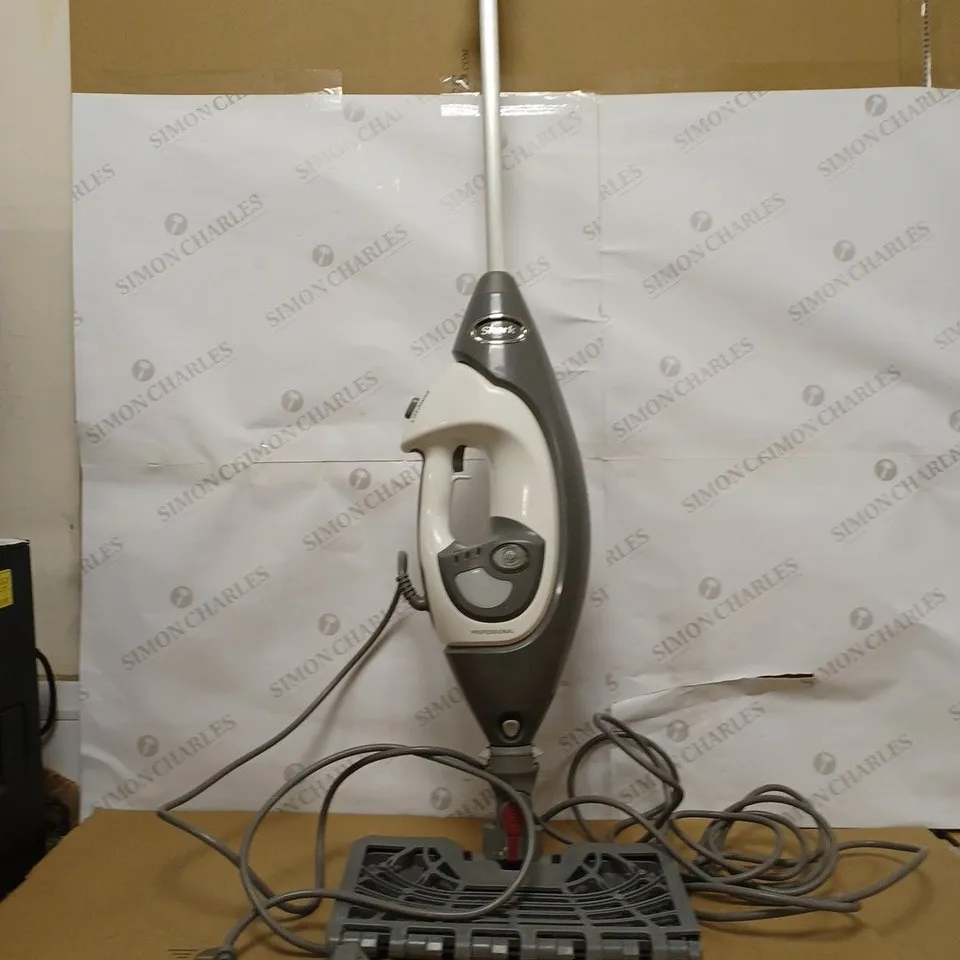 SHARK CLEANER STEAM MOP