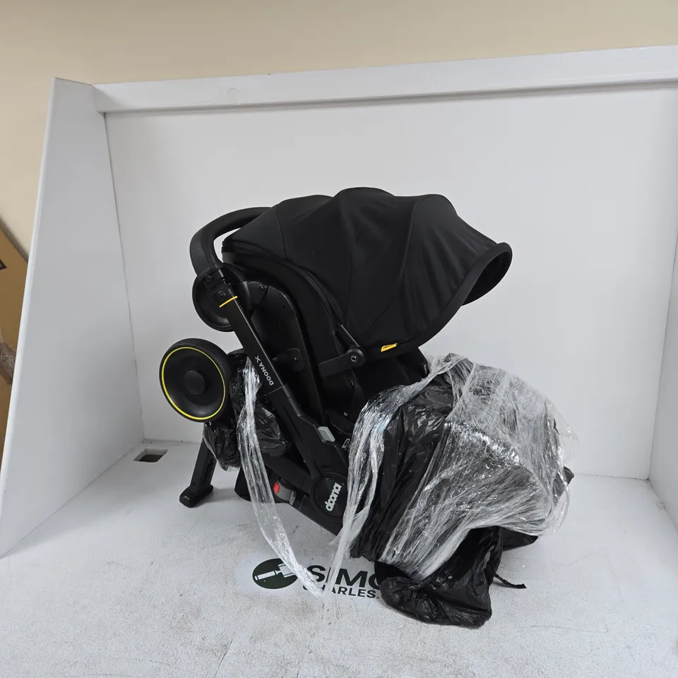 DOONA INFANT CAR SEAT & STROLLER – BLACK