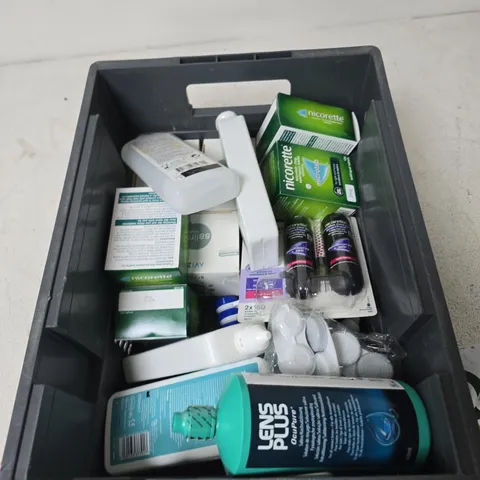 TOTE OF APPROXIMATELY 20 ASSORTED ITEMS TO INCLUDE: EASYVISION LENS SOLUTION