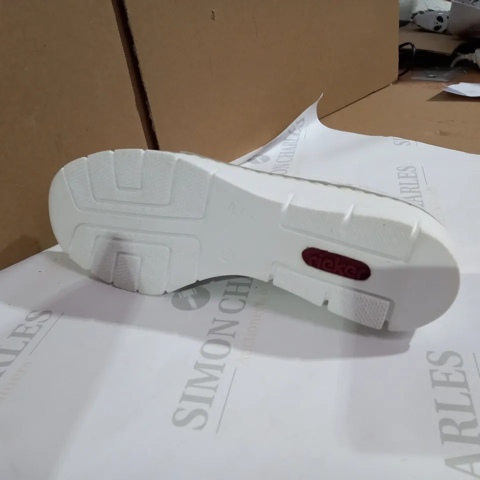 RIEKER WHITE SHOES SIZE 6.5