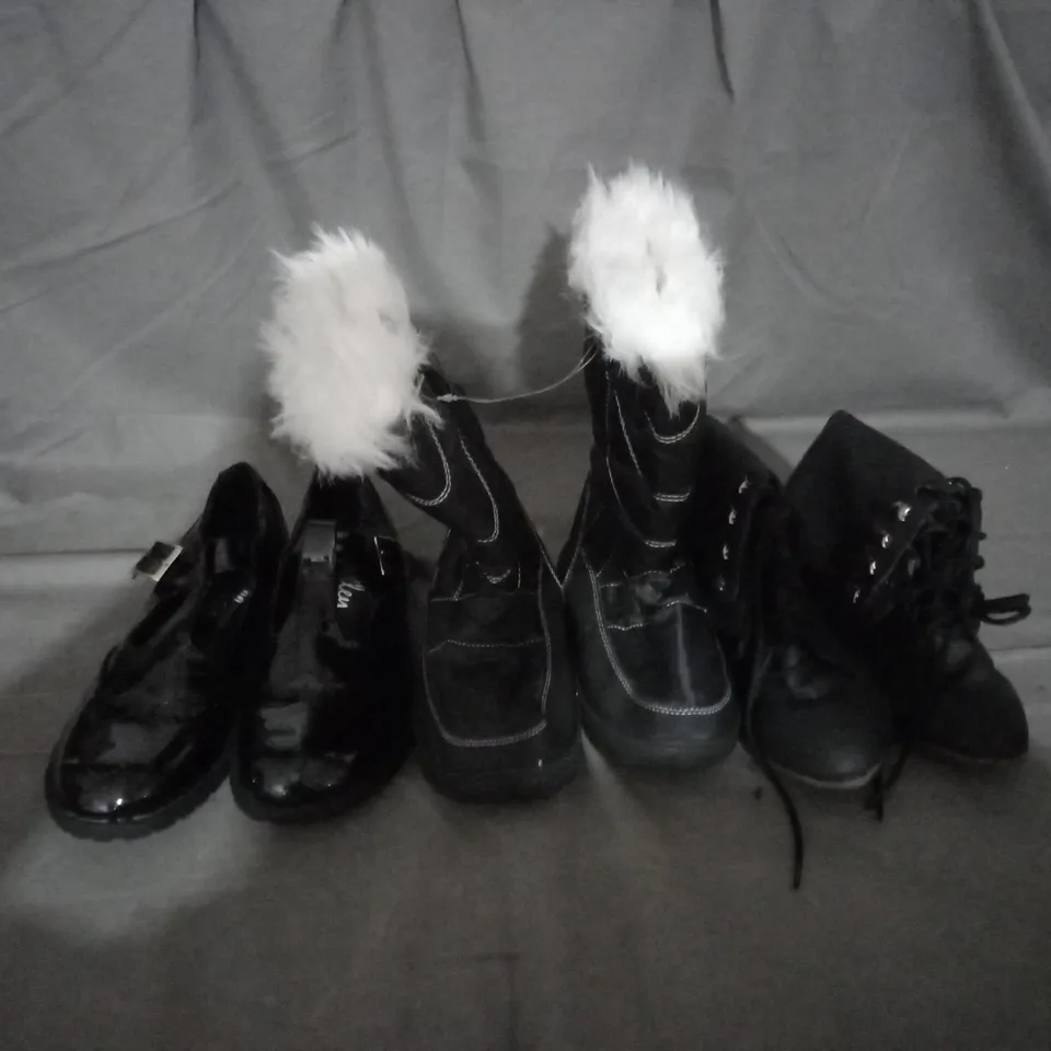 APPROXIMATELY 10 PAIRS OF ASSORTED KIDS SHOES IN VARIOUS STYLES AND SIZES 