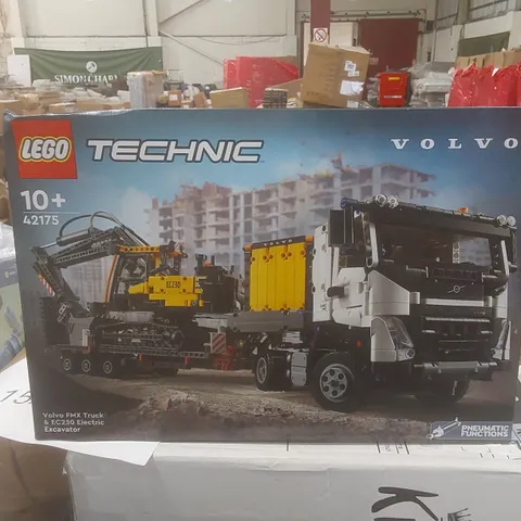 BOXED LEGO TECHNIC VOLVO FMX TRUCK & EC230 ELECTRIC EXCAVATOR 42175 