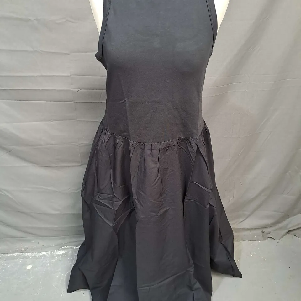COS SLEEVELESS DRESS IN BLACK SIZE M
