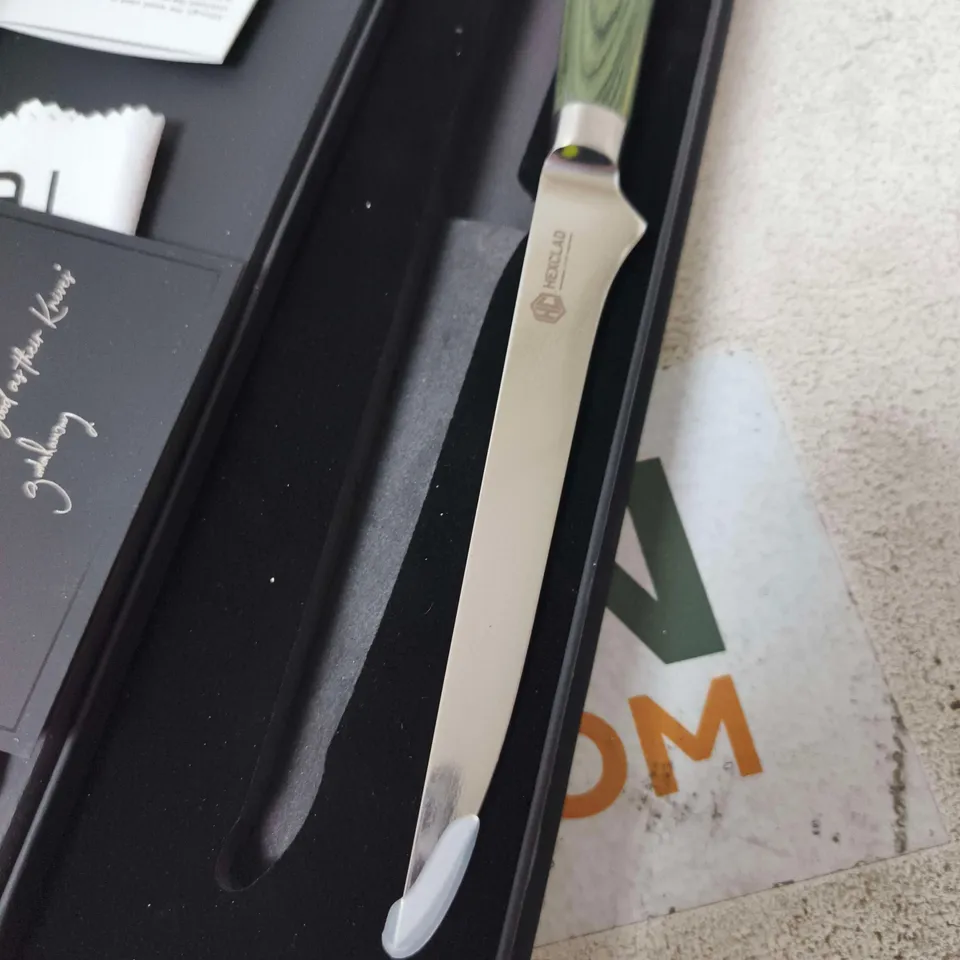 HEXCLAD CUTLERY CHEF KNIFE WITH GREEN WOOD HANDLE – BOXED