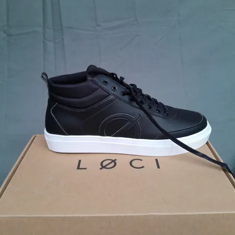 BOXED PAIR OF LOCI HERO HIGHTOP BLACK TRAINER SIZE 10