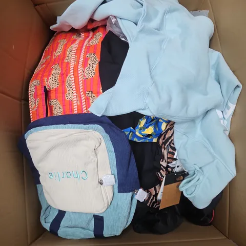 APPROXIMATELY 20 ASSORTED CLOTHING ITEMS IN VARIOUS SIZES, STYLES AND COLOURS
