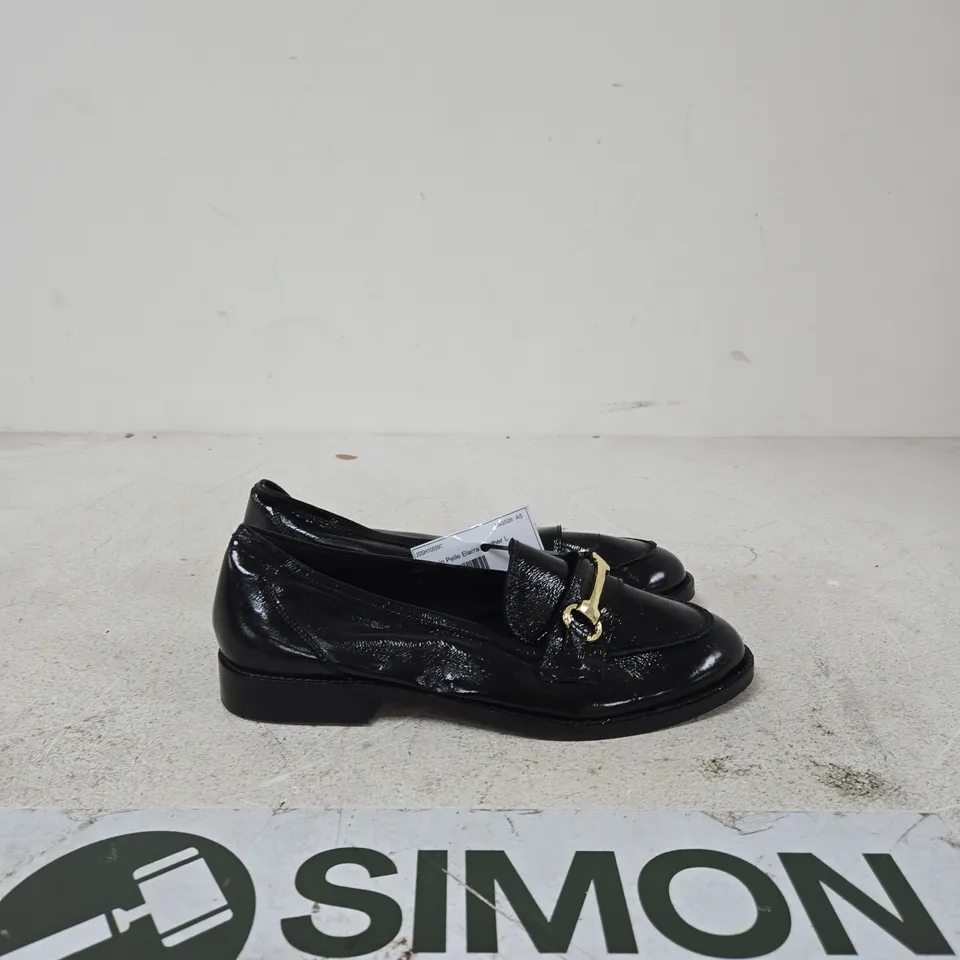 MODA WOMEN'S BLACK PATENT LEATHER LOAFERS WITH GOLD HORSEBIT DETAIL SIZE EU 40