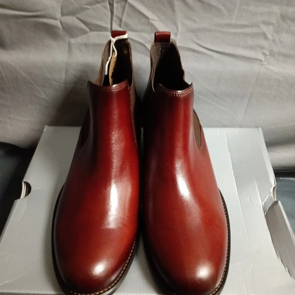 BOXED PAIR OF GABOR BURGUNDY LEATHER CHELSEA BOOTS – WOMEN'S - UK SIZE 6