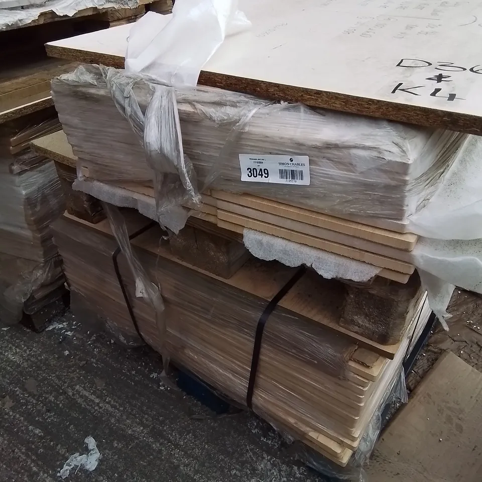 PALLET OF LARGE QUANTITY OF KITCHENS/BEDROOM REPLACEMENT CABINET DOOR/DRAWER/END PANELS IN ASSORTED SIZES