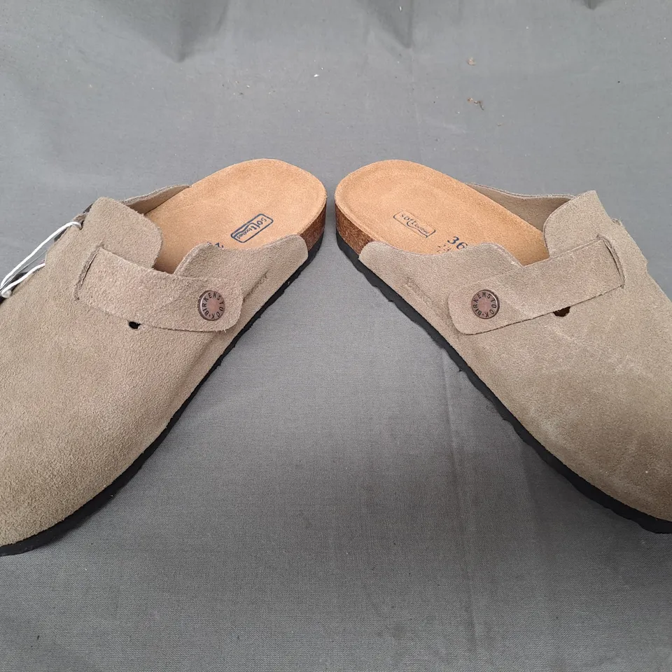 BOXED PAIR OF BOSTON BS SHOES IN TAUPE EU SIZE 36
