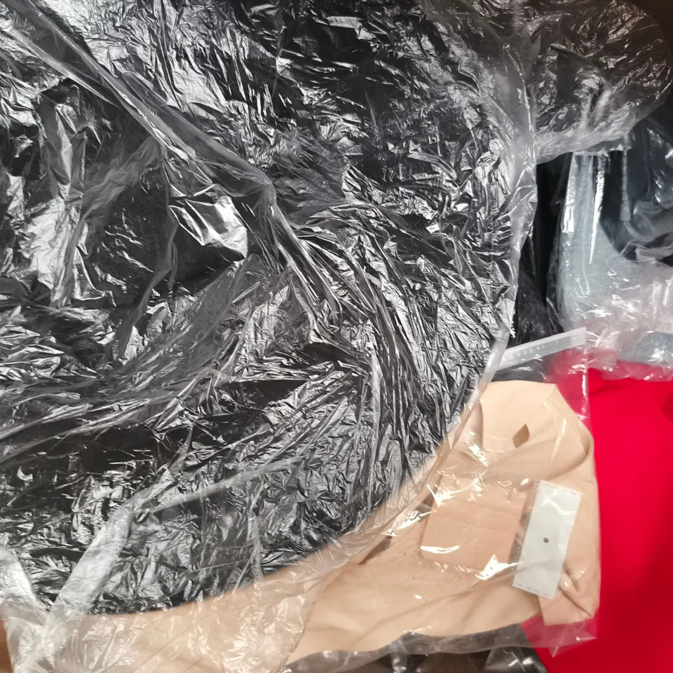 APPROXIMATELY 20 ASSORTED CLOTHING AND FASHION PRODUCTS IN VARIOUS STYLES AND SIZES - COLLECTION ONLY