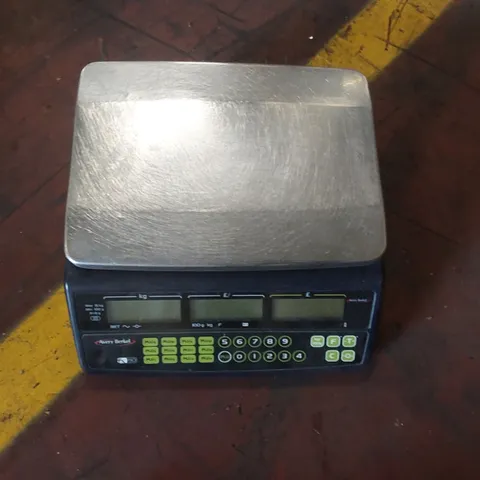 AVERY BERKEL DIGITAL SCALE