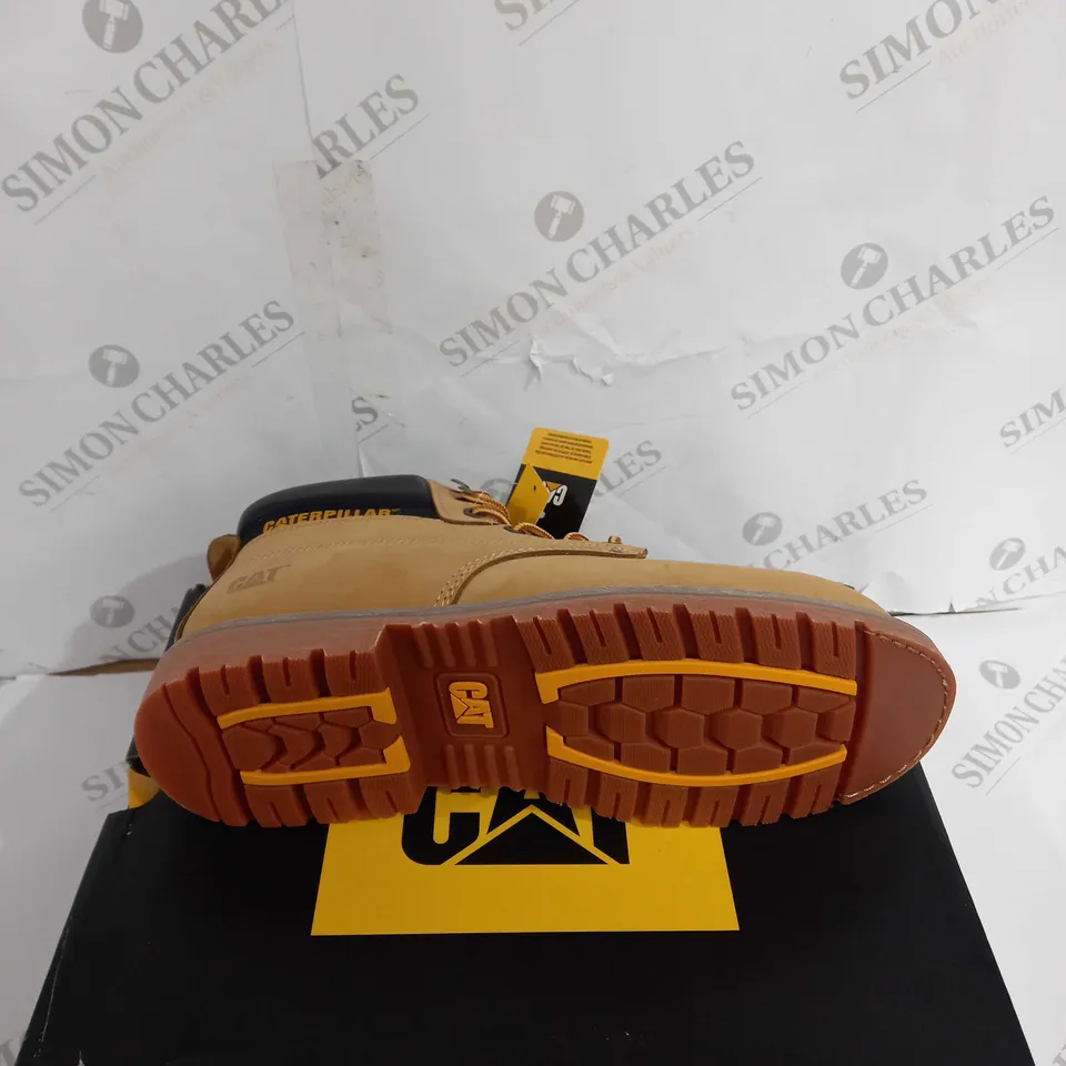 BOXED PAIR OF CATERPILLAR POWERPLANT SB HR0 SIZE UK 9 