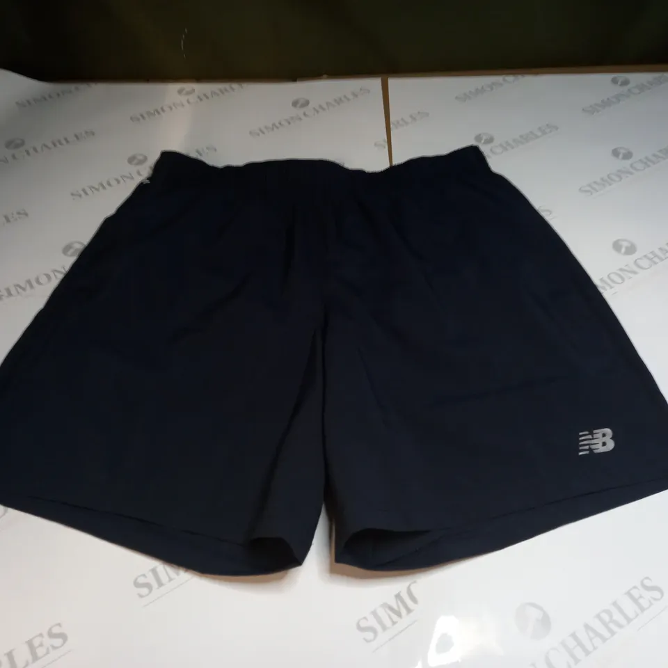 NEW BALANCE SHORTS SIZE L
