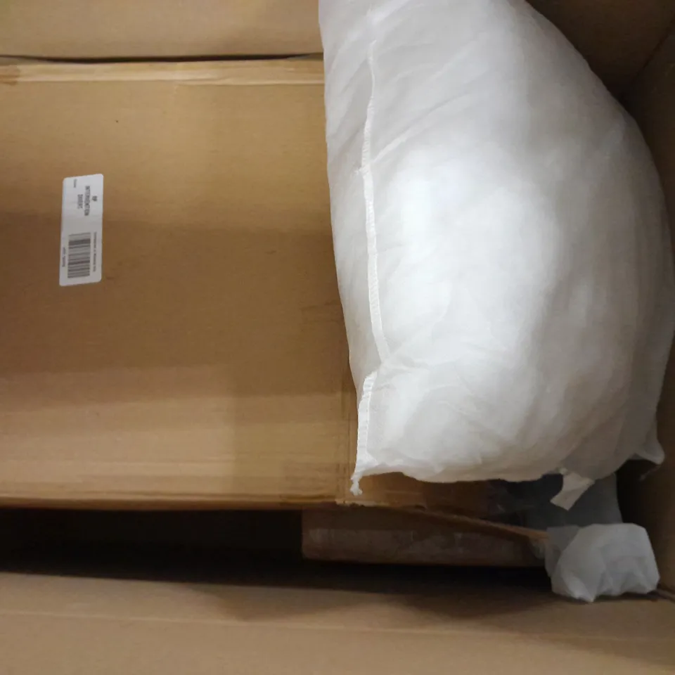 BOX OF APPROXIMATELY 6 ASSORTED ITEMS TO INCLUDE -QUARTZ HEATER , MUSICAL MAT , CUSHION ETC