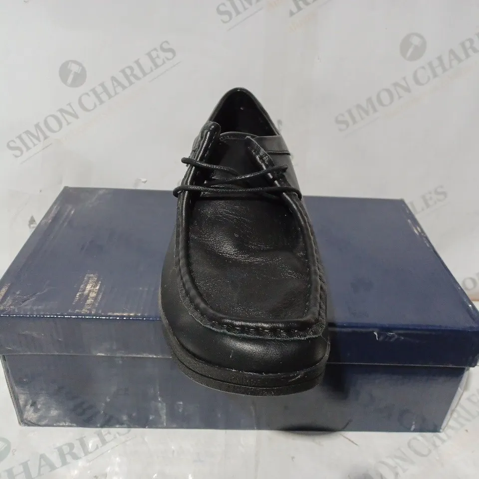 BOXED BEN SHERMAN QUD WALLABEE SHOE - SIZE 10