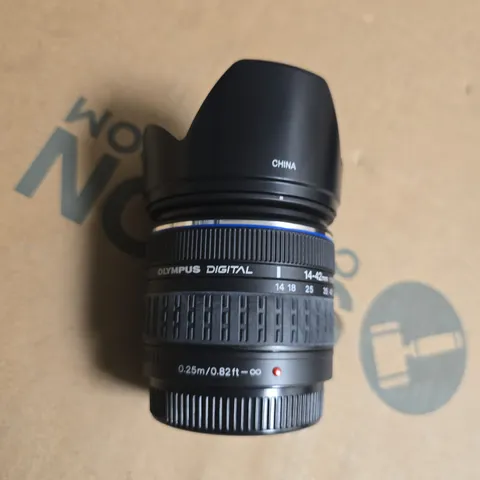 OLYMPUS 14-42MM F/3.5-5.6 ZOOM LENS WITH LH-61C HOOD
