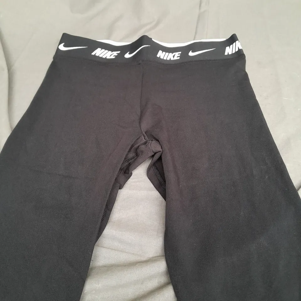 NIKE TIGHT FIT HIGH RISE LEGGINGS - MEDIUM