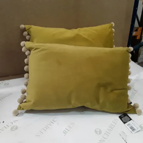 BOX CONTAINING 6 PAOLETTI CUSHIONS - GREEN