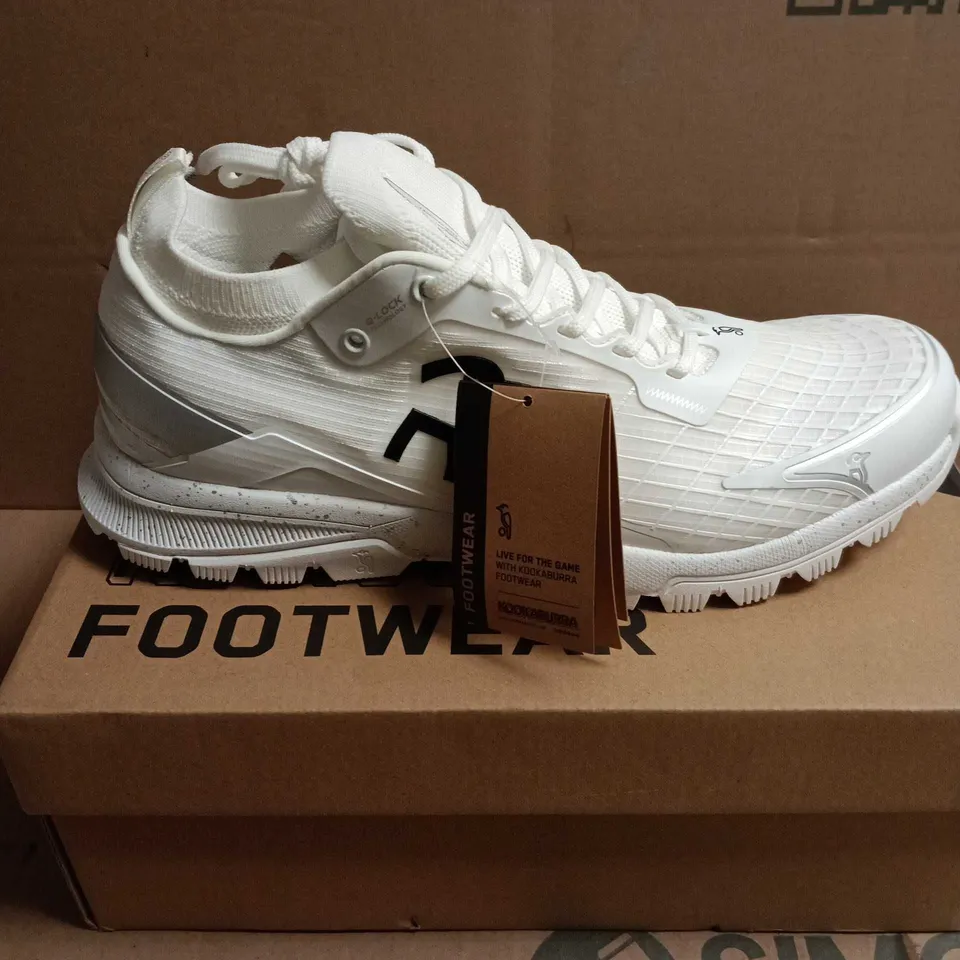 BOXED PAIR OF KOOKABURRA PRO SPIRIT HOCKEY SHOES – WHITE, UK 12