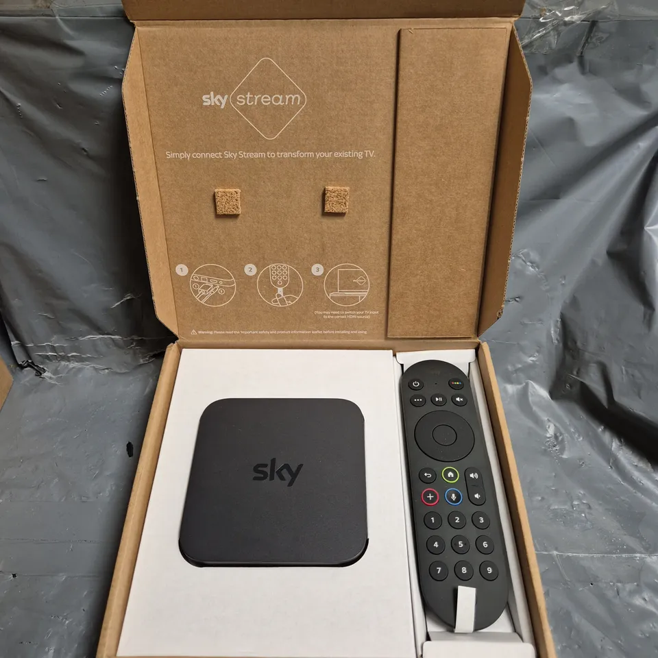 BOXED SKY IP061 STREAMING PUCK 