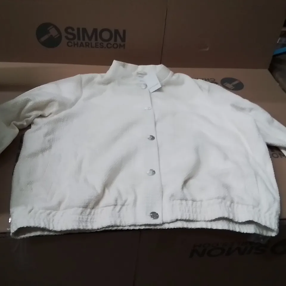 BOXED BRAND NEW APPROXIMATELY 5 JD WILLIAMS BOUCLE BOMBER JACKET CREAM SIZE 24