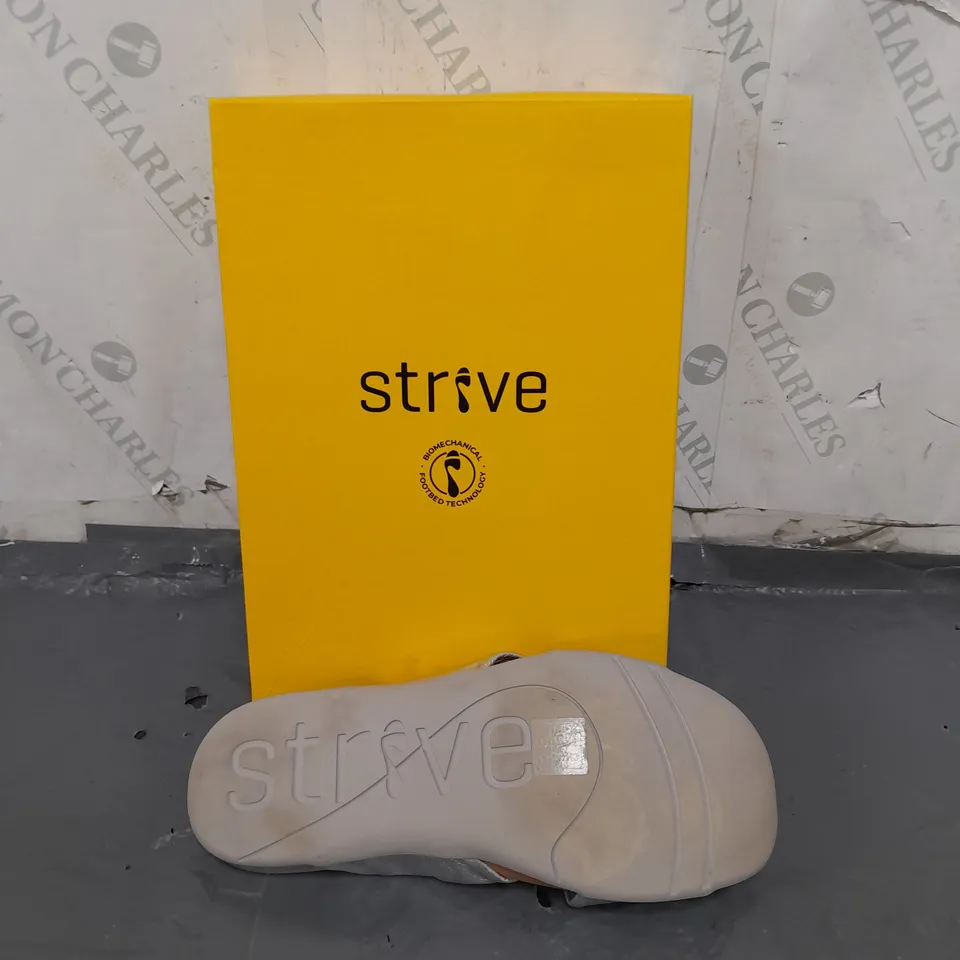 BOXED PAIROF STRIVE SICILY SILVER SANDAL UK 7 