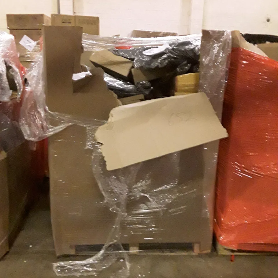 PALLET CONTAINING ASSORTED HOUSEHOLD PRODUCTS INCLUDING PACKS OF LARGE PADDED ENVELOPES, BACKPACKS, CHRISTMAS DECOR, PARTY GAMES ETC 
