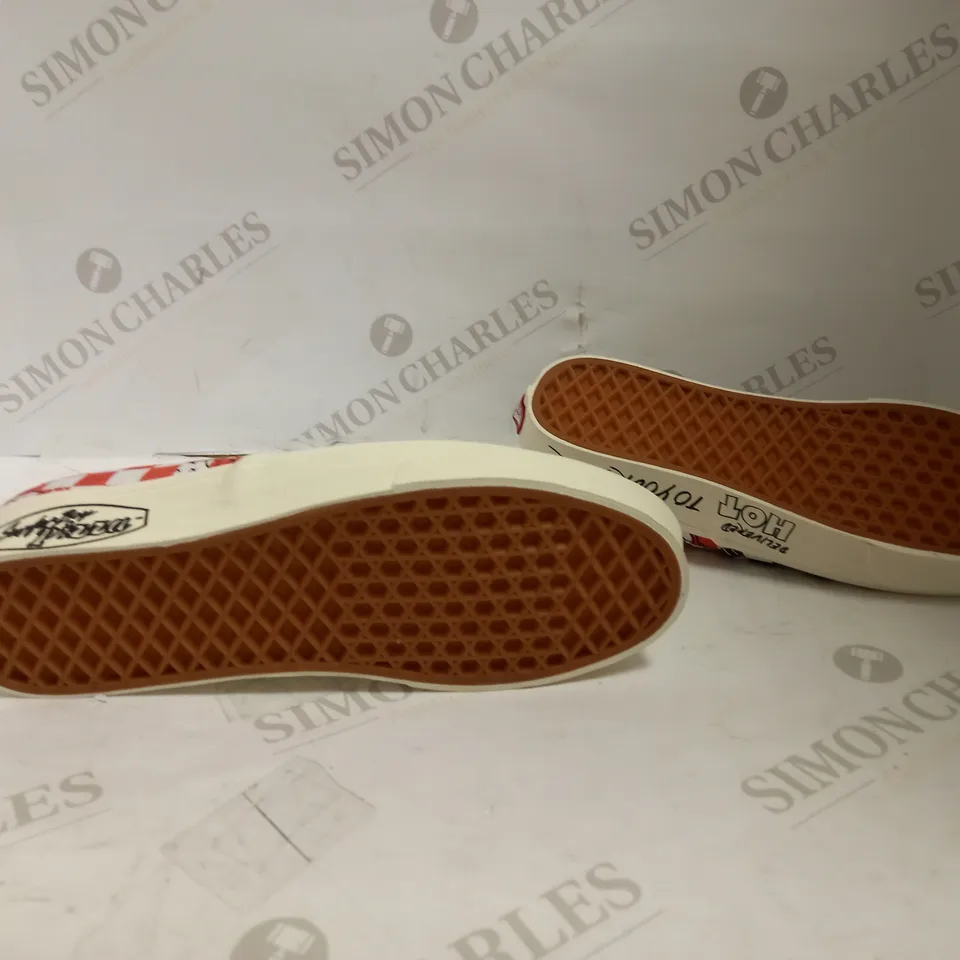 VANS / STRANGER THINGS SURFER BOY PIZZA LASED TRAINER MENS SIZE UK 6 