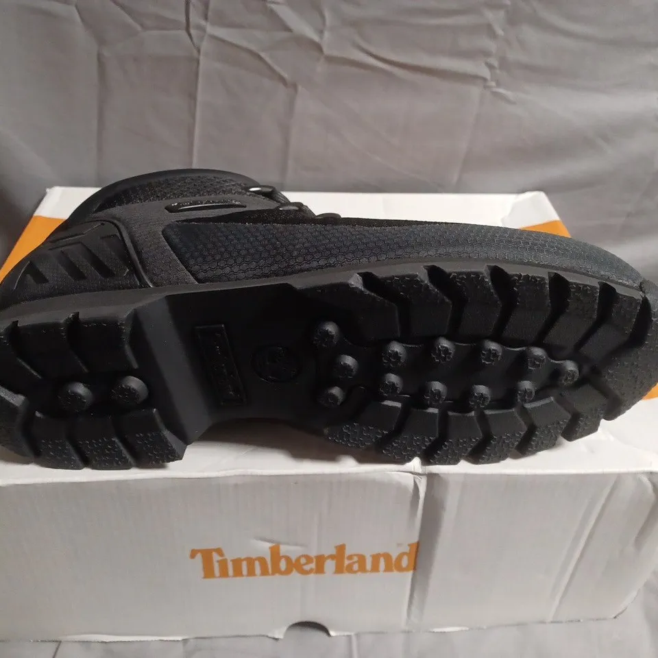 BOXED PAIR OF TIMBERLAND MEN'S BLACK HIKING BOOTS – UK SIZE 9