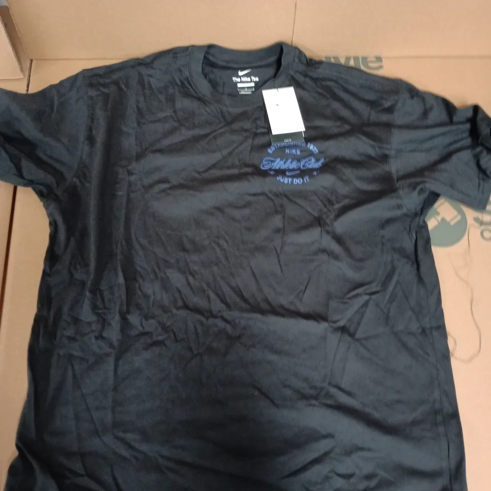 NIKE THE NIKE TEE BACKPRINT T-SHIRT IN BLACK - LARGE