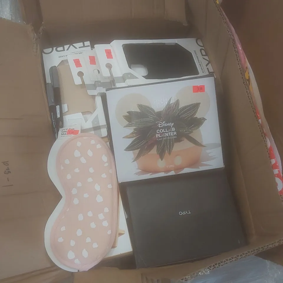 PALLET OF ASSORTED MIXED HOUSEHOLD GOODS AND CLOTHING ITEMS 