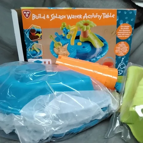 BOXED BUILD & SPLASH WATER ACTIVITY TABLE