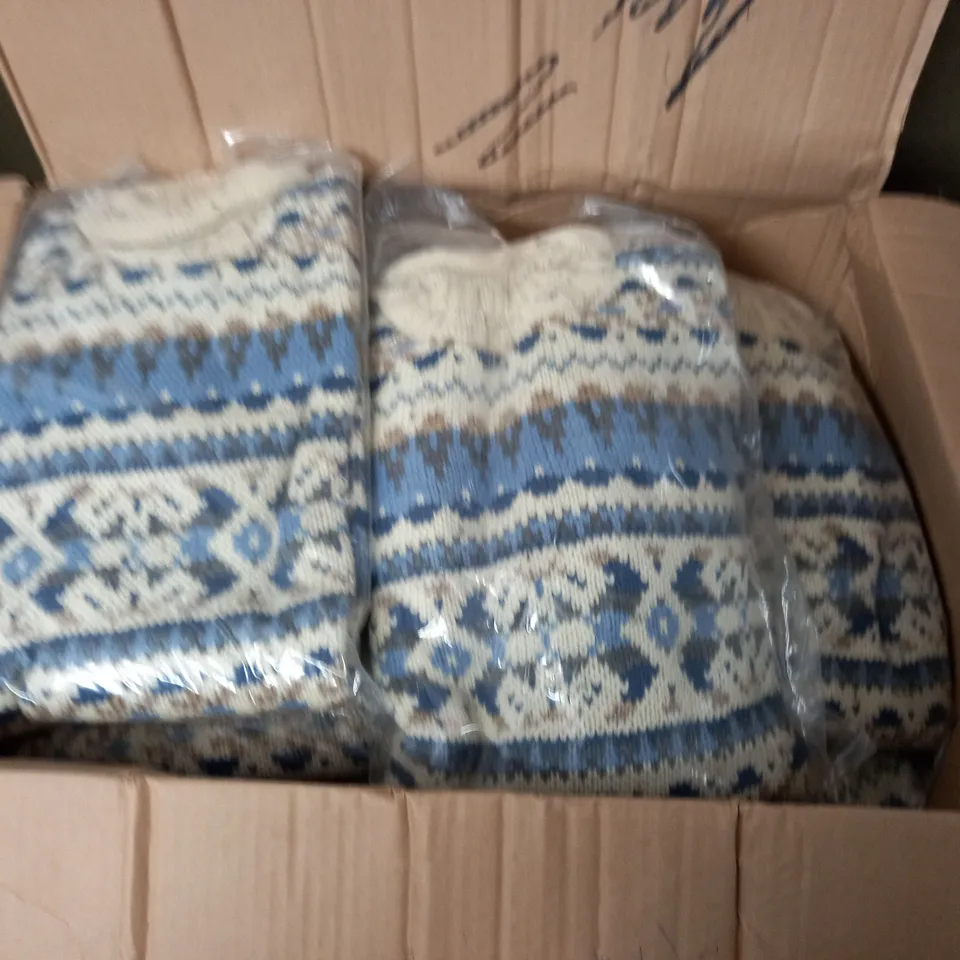 LOT OF 15 OPEN DITCH PATTERENED KNIT JUMPERS - SIZE UNSPECIFIED