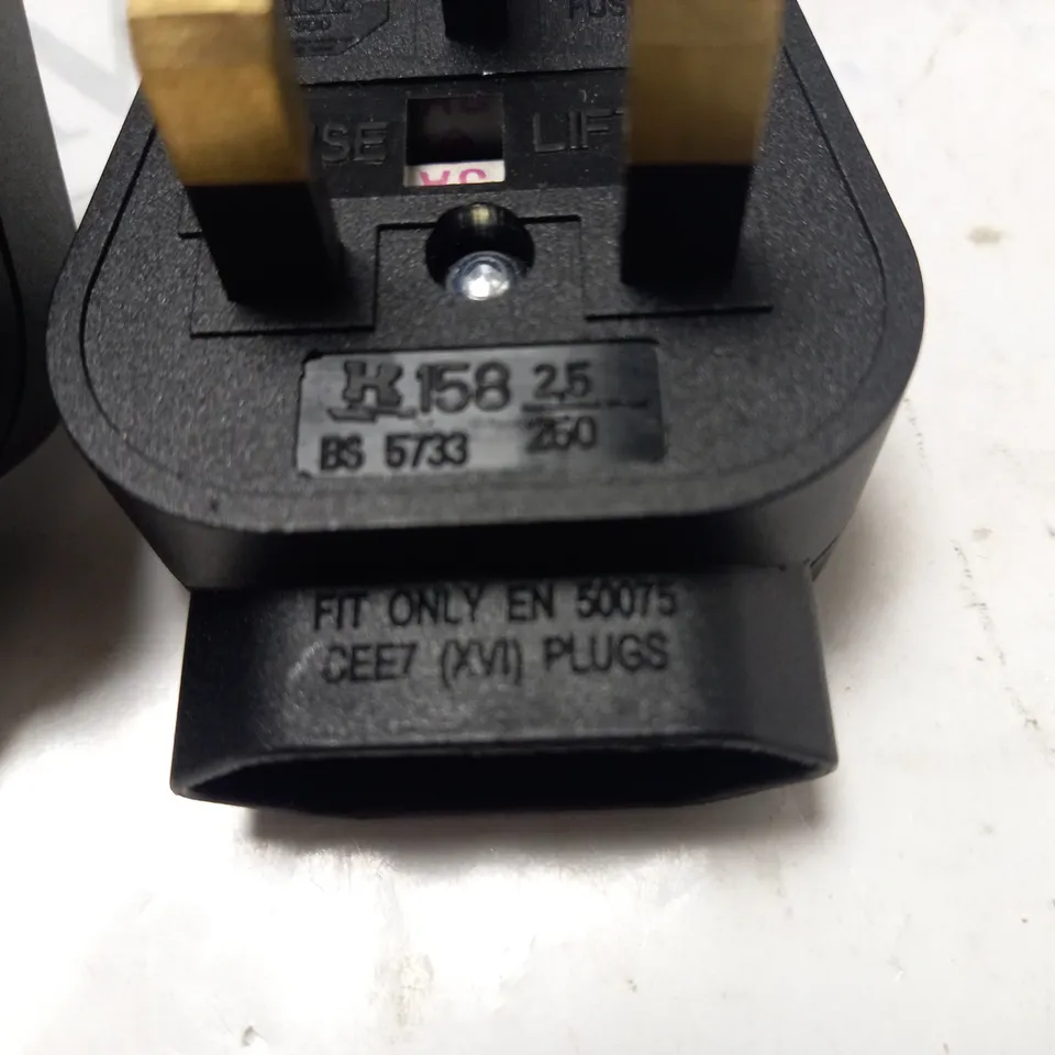 LOT OF APPROXIMATELY 319 - 2 INTO 3 PIN PLUG ADAPTERS