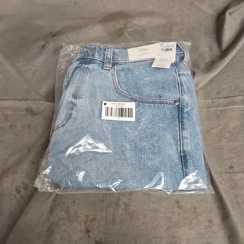 HOLLISTER BAGGY JEAN SHORT IN BLUE SIZE 31