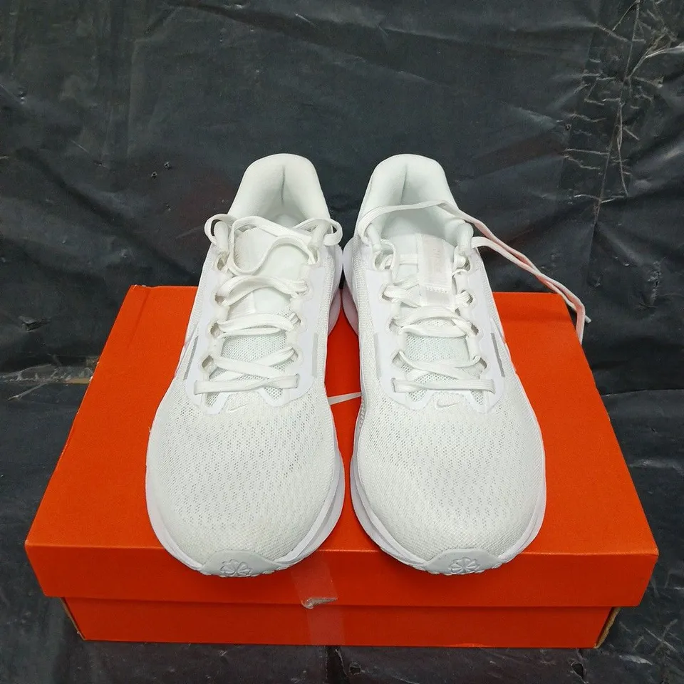 BOXED PAIR OF NIKE DOWNSHIFTER 13 - WOMENS - UK SIZE 4