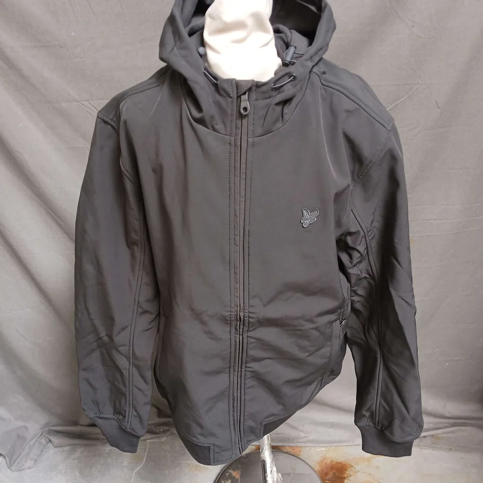 LYLE & SCOTT TONAL FLEECE BACK SOFTSHELL JACKET IN GUNMETAL SIZE L
